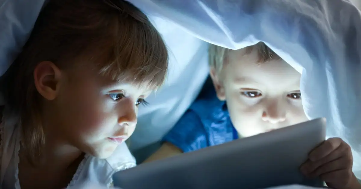 Thời gian sử dụng màn hình: Một điều xấu cần thiết bảo vệ trẻ em