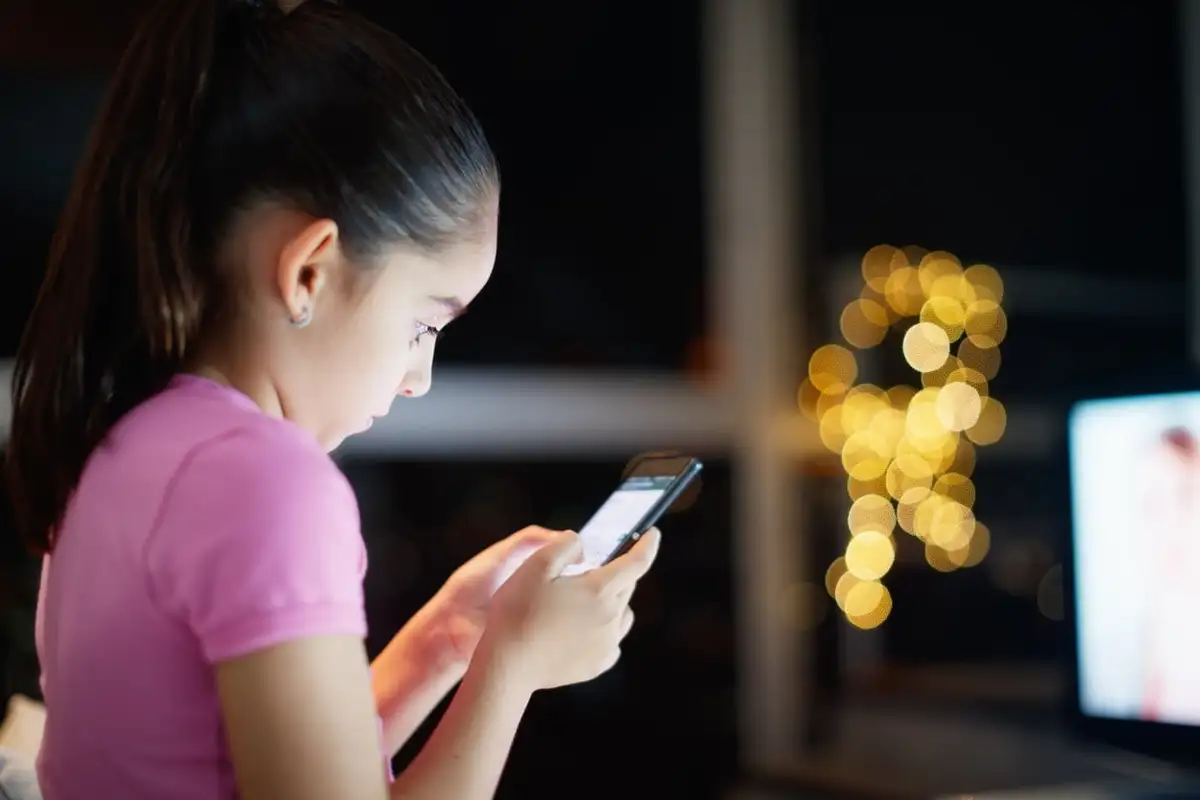 7 Provocări online care sunt pur și simplu periculoase pentru copilul dumneavoastră